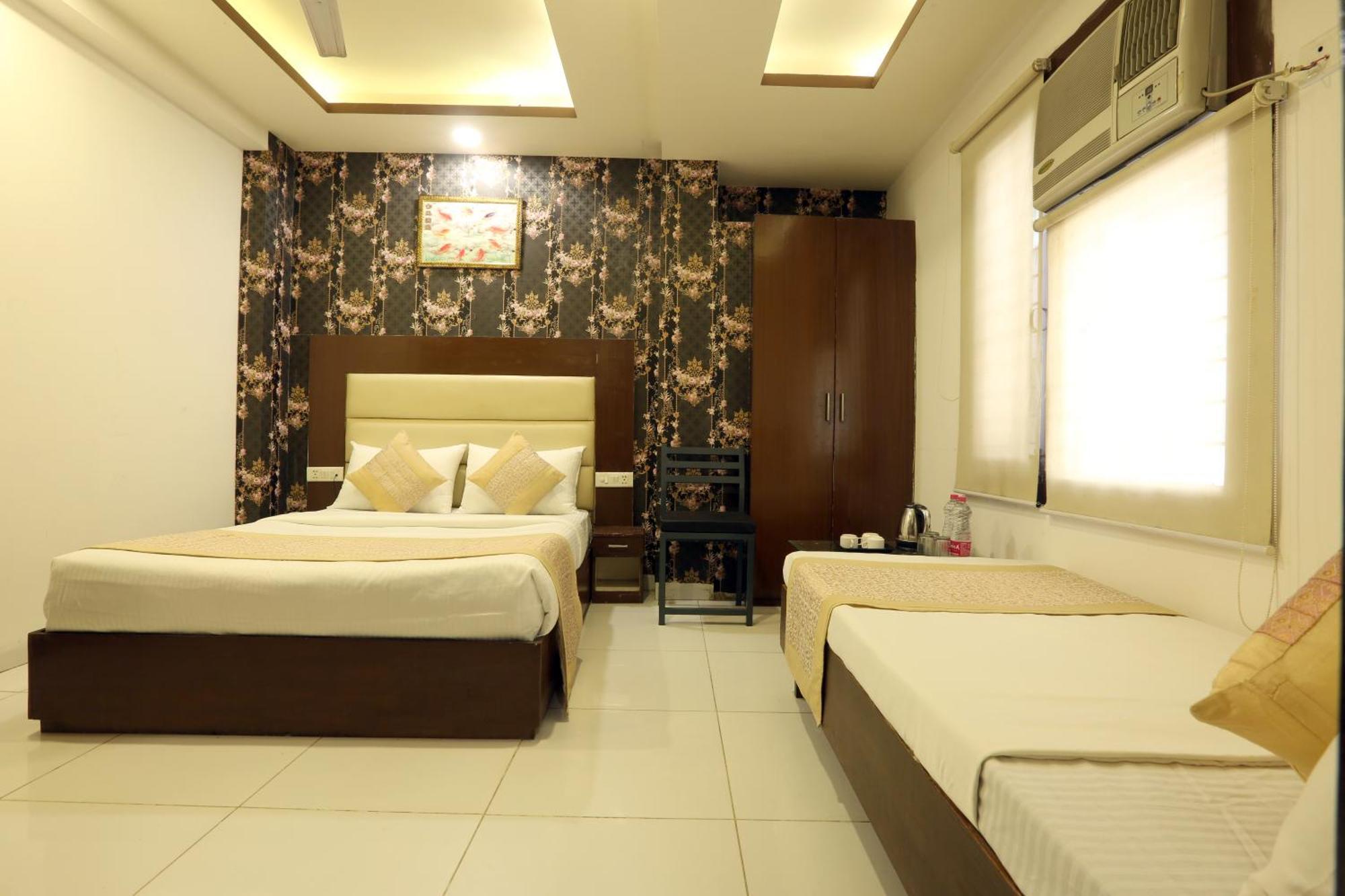 Hotel Triton Grand At Delhi Airport Ню Делхи Екстериор снимка
