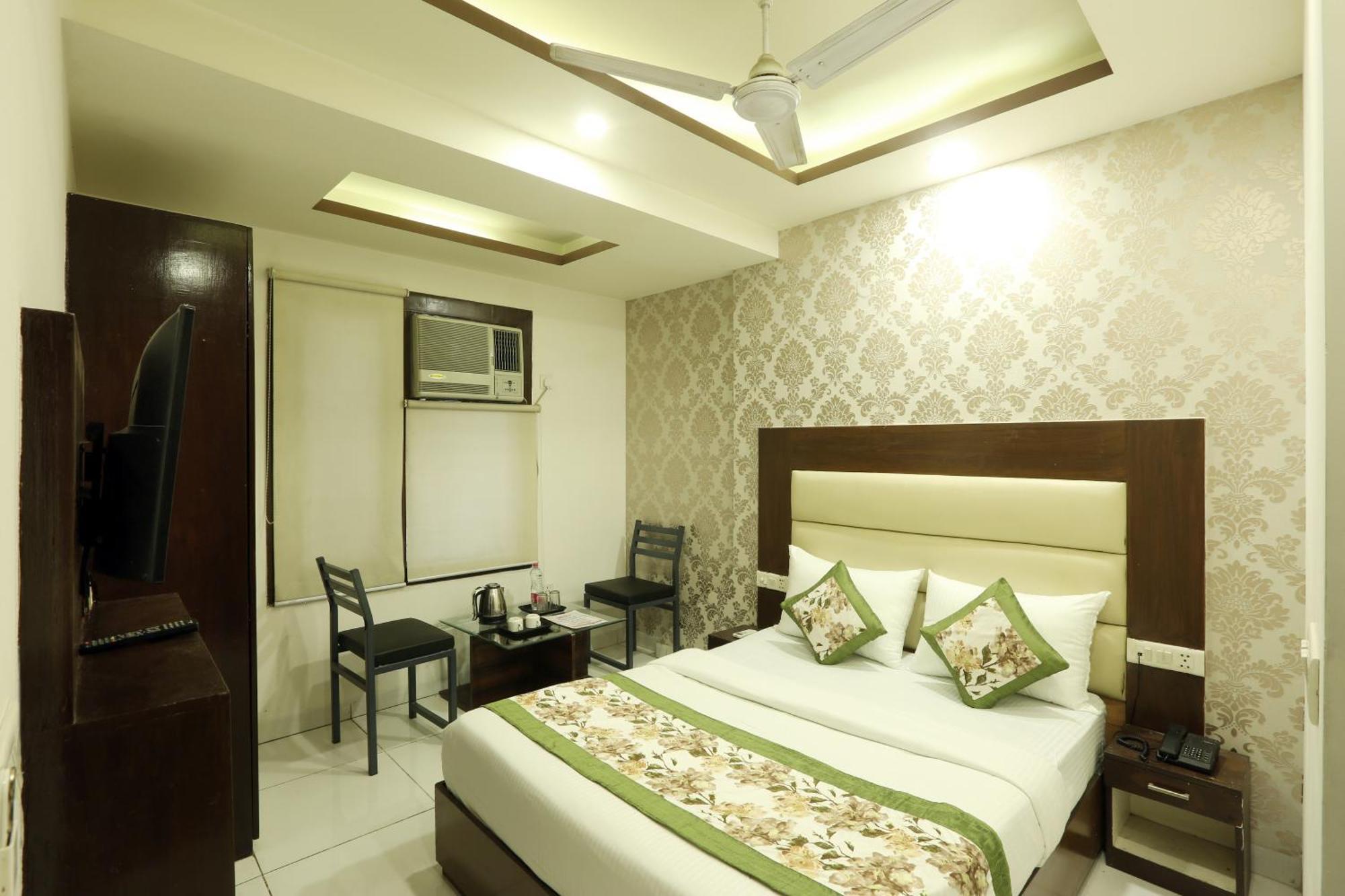 Hotel Triton Grand At Delhi Airport Ню Делхи Екстериор снимка