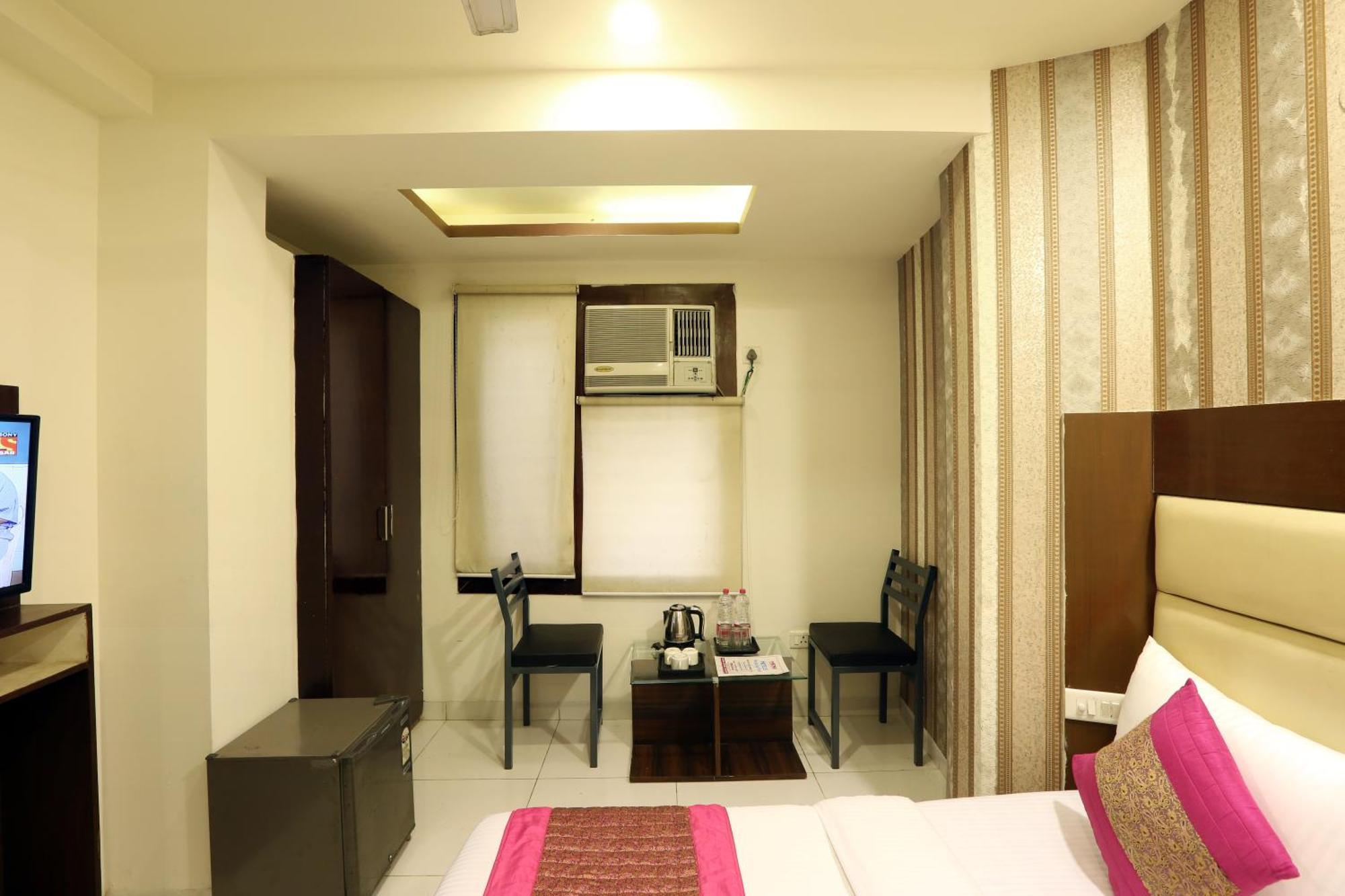 Hotel Triton Grand At Delhi Airport Ню Делхи Екстериор снимка