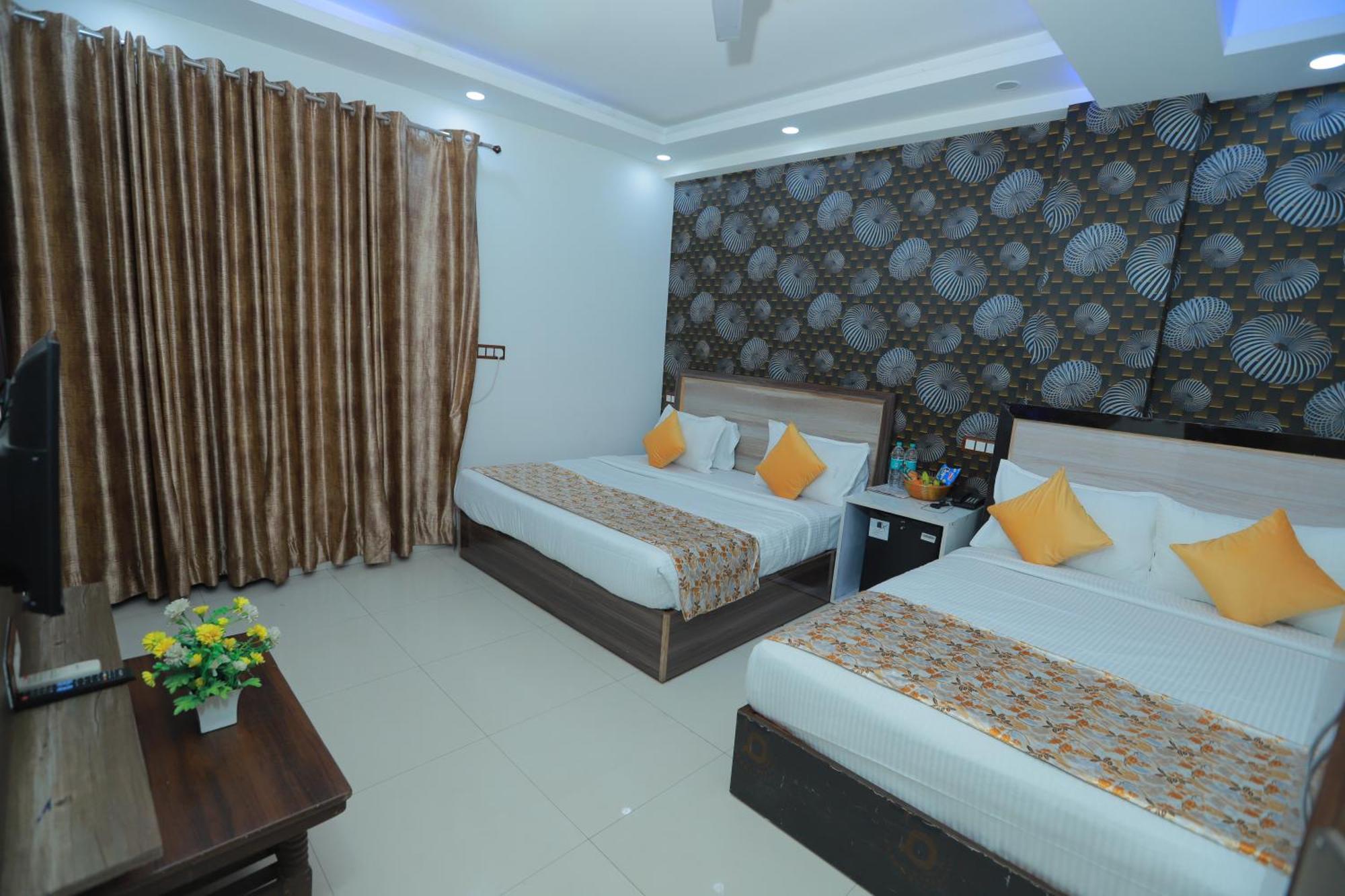 Hotel Triton Grand At Delhi Airport Ню Делхи Екстериор снимка